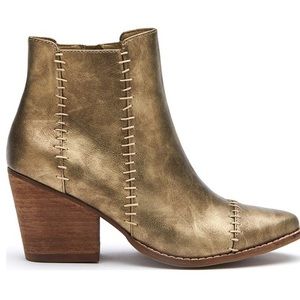 Coconuts by Matisse Gold Metallic Elaine Size 7